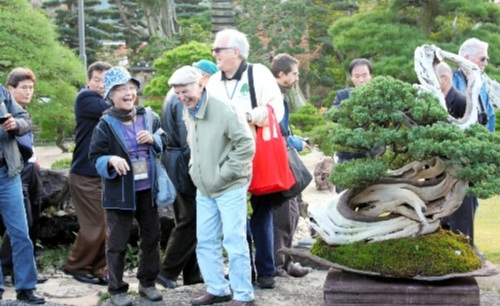 Many foreign visitors enjoyed the special tour.